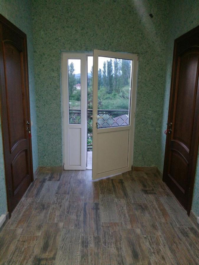 تساندريبش Guest House Санэль الغرفة الصورة